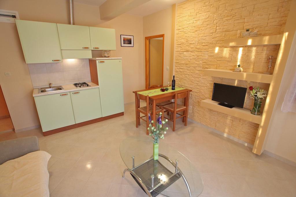Apartments Villa Mareta Sukosan Room photo