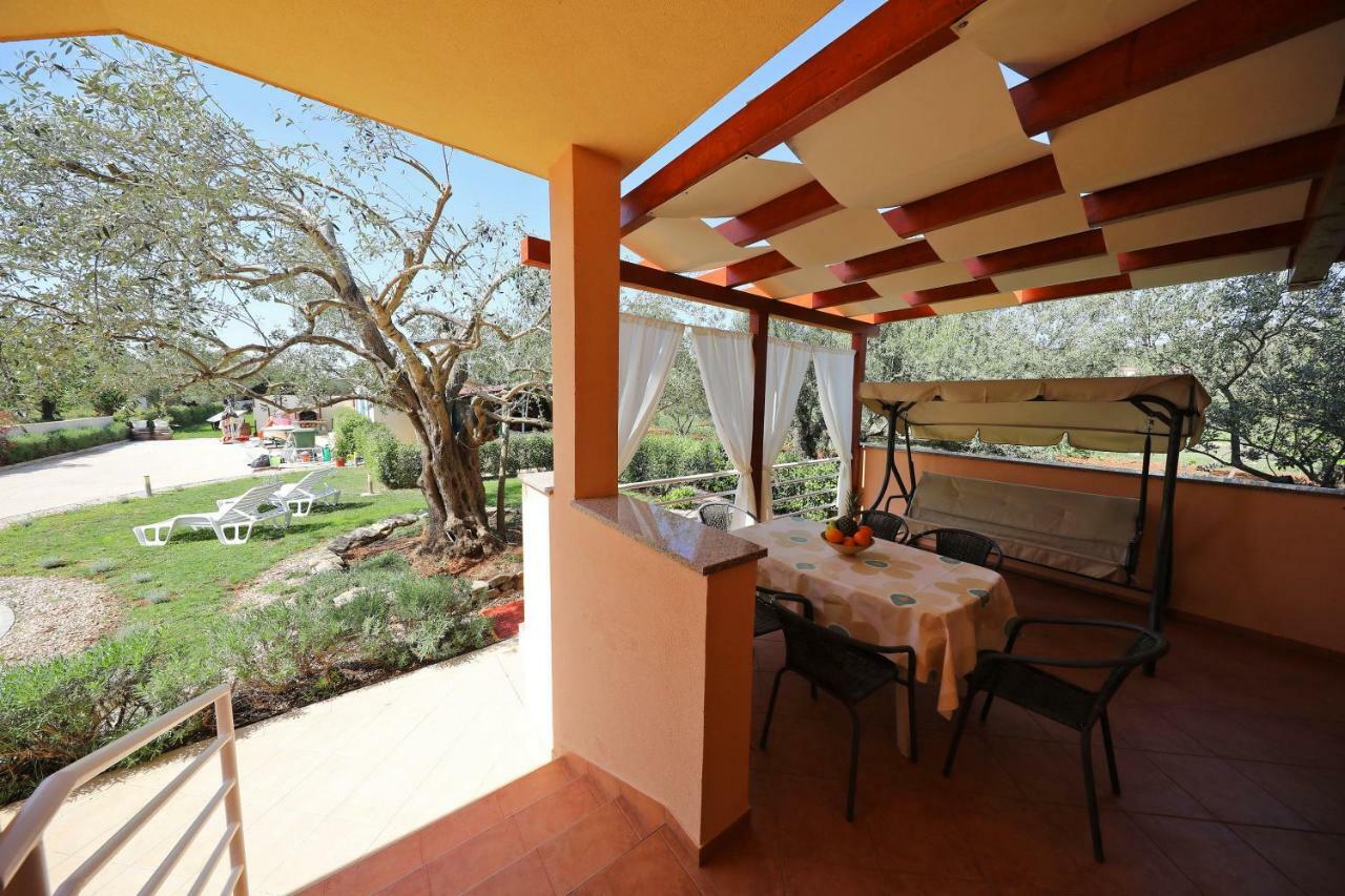 Apartments Villa Mareta Sukosan Exterior photo